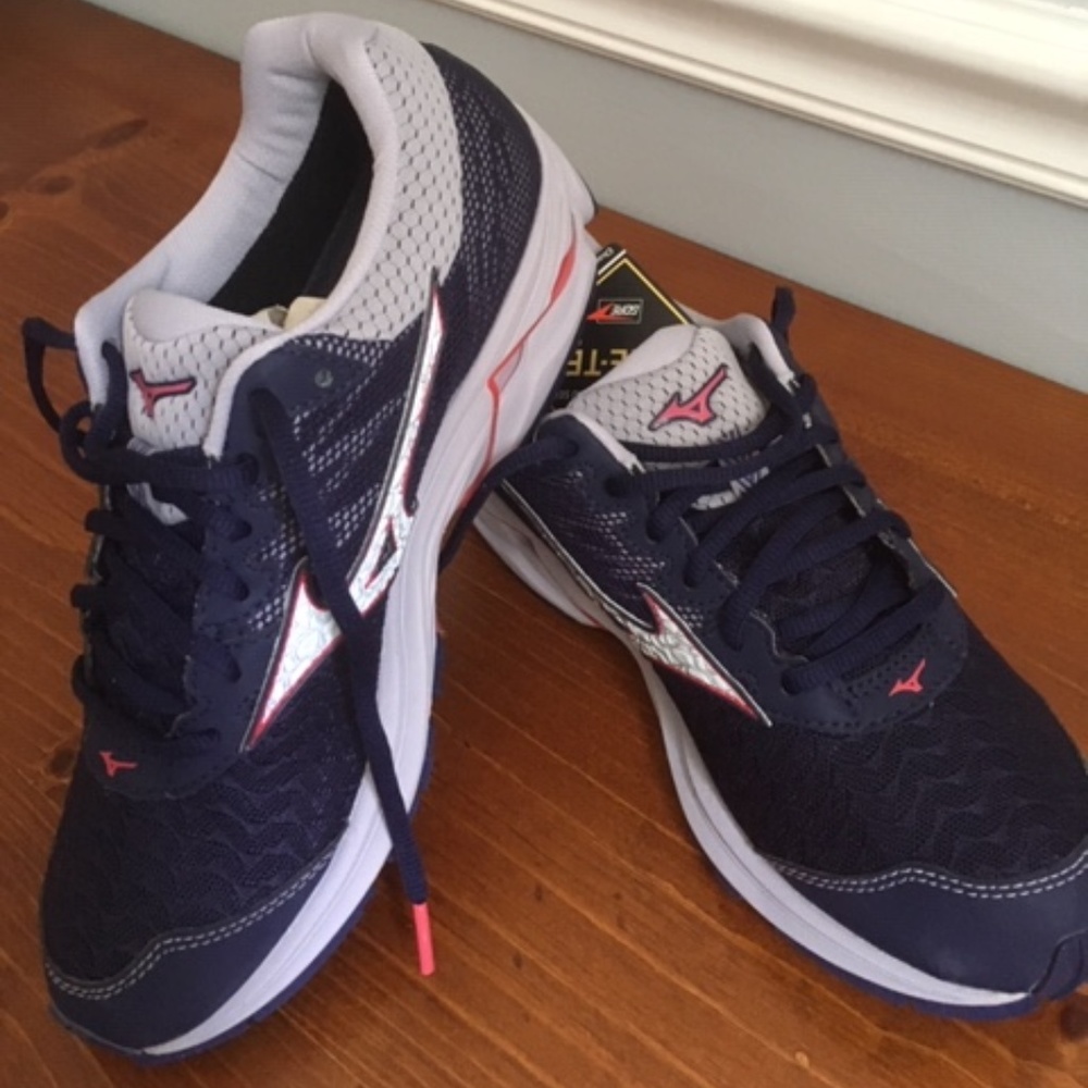 Mizuno Wave Rider 21 GTX NWT SZ 8.5 Running Shoes